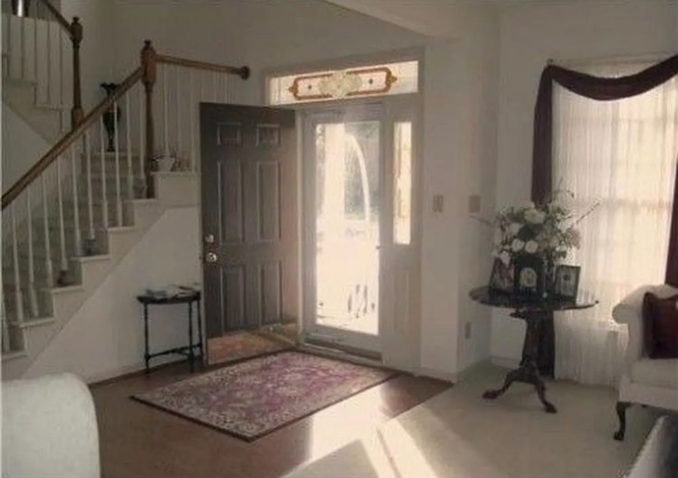 4 bed, 2.5 bath, 2878 sqft, $2,800 — Photo 2