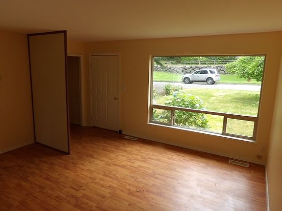 3rd image of 1713 147th Pl SE
