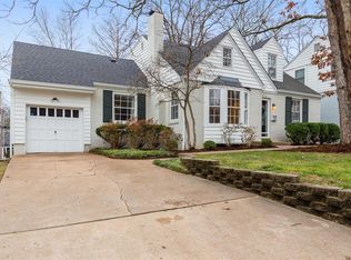 1110 North Dr, Saint Louis, MO 63122