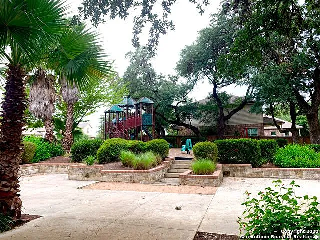 121 Krieg Dr — Photo 29