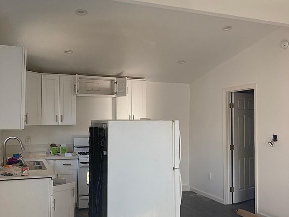 5th image of 1822 Wright St