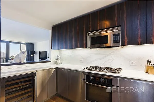 Sold by (Legacy) Elegran | media 27