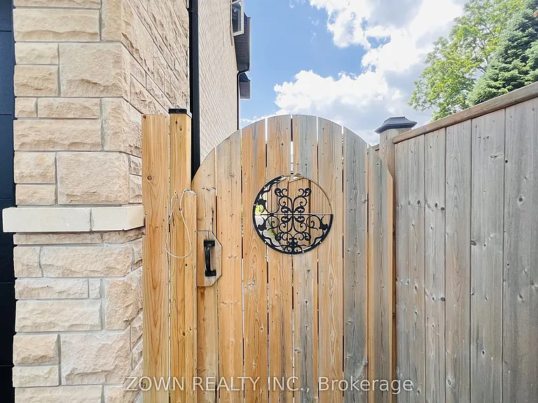 736 Hillview Cres #BASEMENT — Photo 9