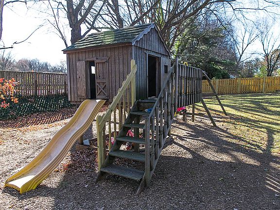 3rd image of 17505 Park Mill Dr