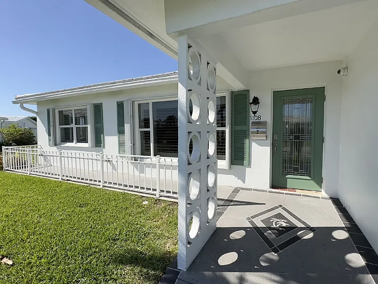 1108 Ocean Ave — Photo 5