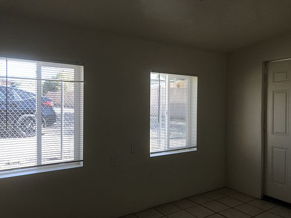 4th image of 3020 N Balboa Ave APT 12