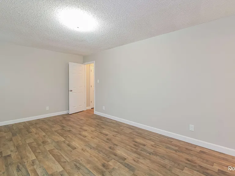 2601 Darden Rd — Photo 7