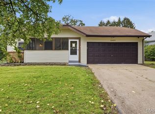 12053 La Padera Ln, Florissant, MO 63033