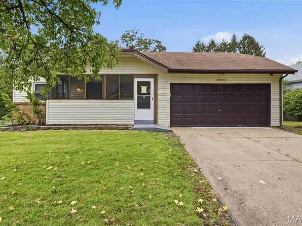 12053 La Padera Ln, Florissant, MO 63033