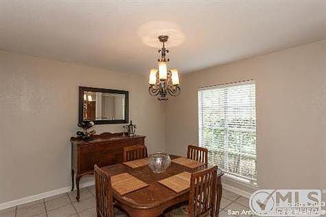 3rd image of 623 Chauncey Dr