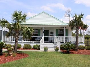 402 La Siesta Dr, Mexico Beach, FL 32456