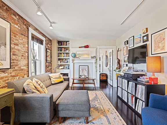 4th image of 56 Pleasant Street #2