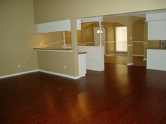5th image of 10219 Sagerock Dr