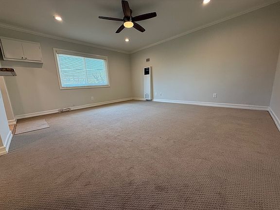 5th image of 2611 W Clark Ave APT B