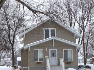 1364 2nd Ave N, Windom, MN 56101