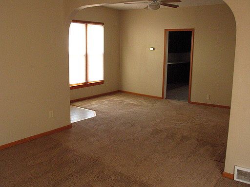 3rd image of 1548 Grace Ave