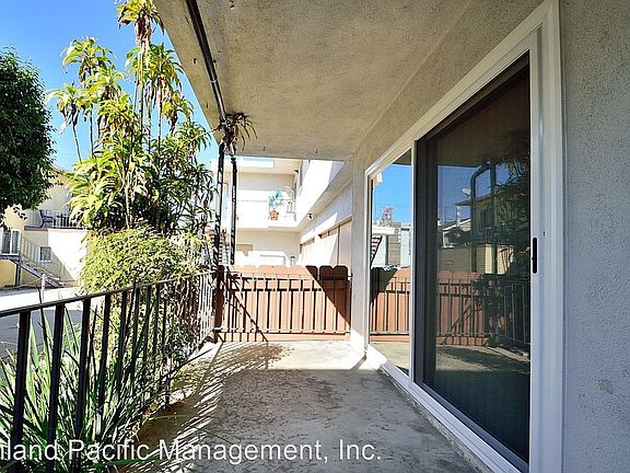 3rd image of 2010 Carnegie Ln #A