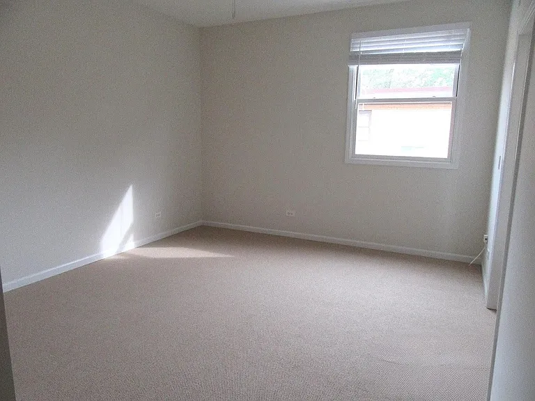 2054 W Chase Ave #1S — Photo 7