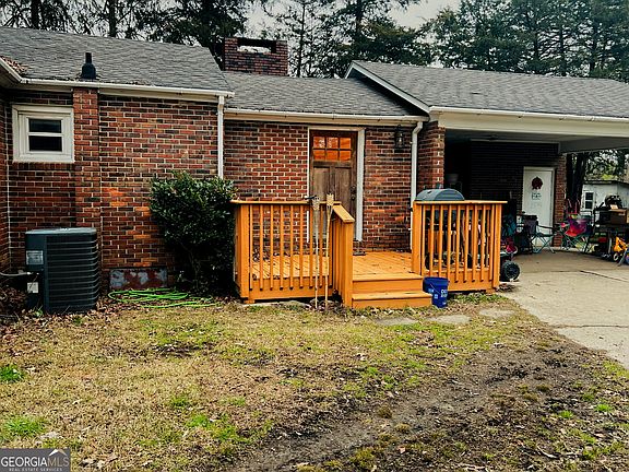 3rd image of 722 Floyd Springs Rd NE