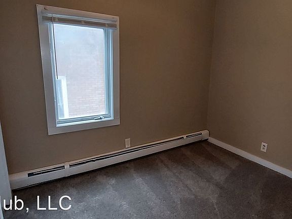4th image of 953 Desoto St APT 3