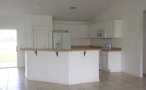 2nd image of 1820 Santa Barbara Blvd N