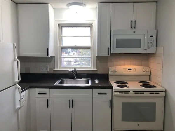 89 Trapelo Rd APT 27, Waltham, MA 02452