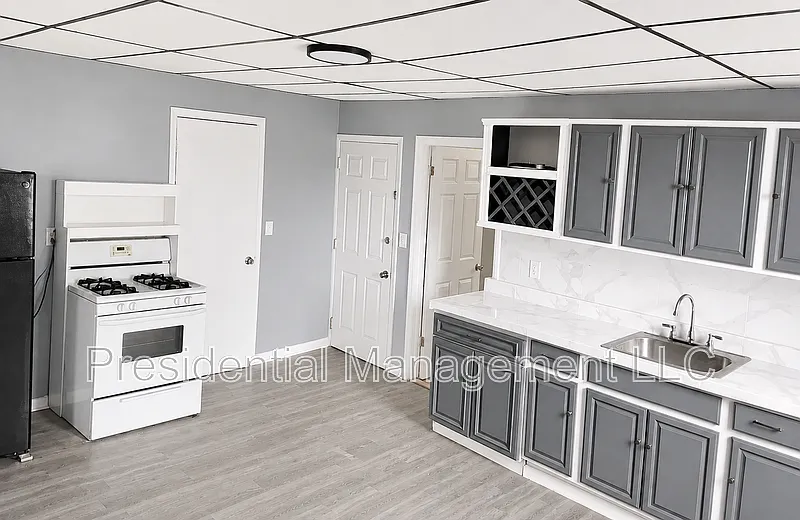 2 bed, 1.0 bath, $1,250 — Photo 2