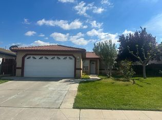 1740 Pierce Ln, Madera, CA