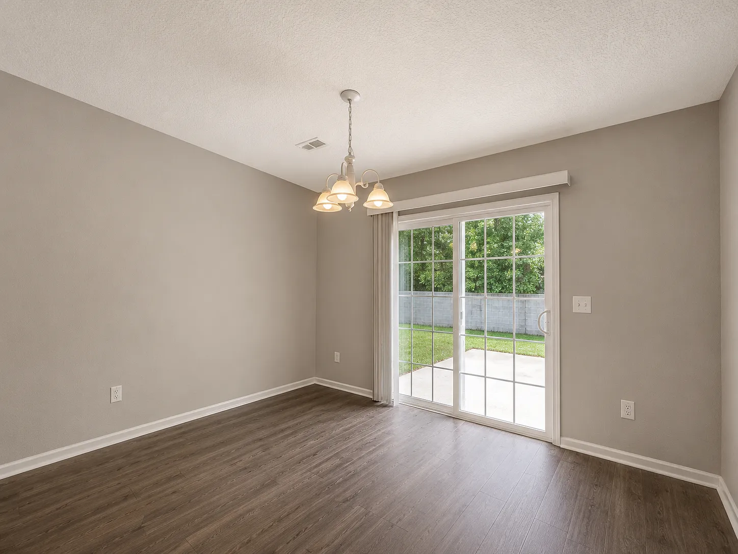3 bed, 1776 sqft, $1,925 — Photo 4