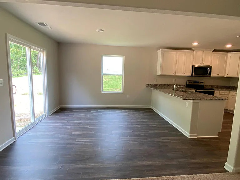 216 Caffee Dr — Photo 6