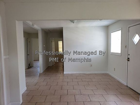5th image of 1579 Warford St