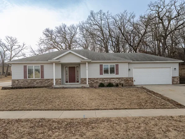 910 Southern Woods Pl SW, Rochester, MN 55902