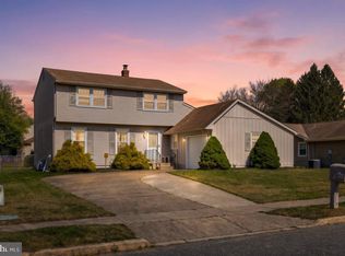 165 Golfview Dr, Sewell, NJ 08080