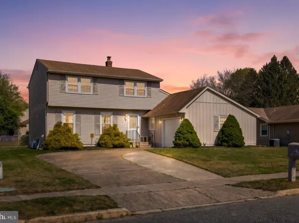 165 Golfview Dr, Sewell, NJ 08080
