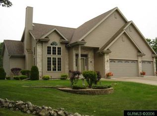 612 Sunset Cir, Ripon, WI 54971