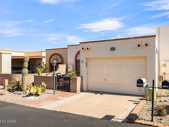 3rd image of 1366 W Calle Mendoza