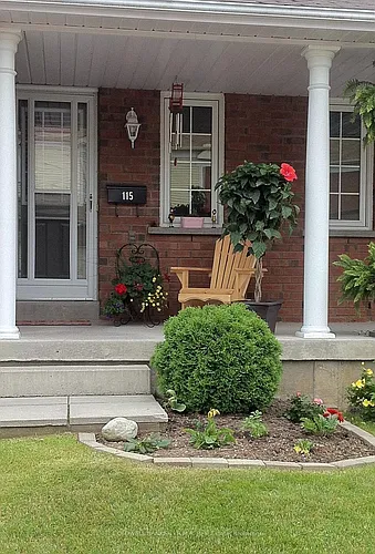 10 Bassett Blvd Photo 1