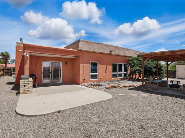 801 Pinetree Rd SE, Rio Rancho, NM 87124
