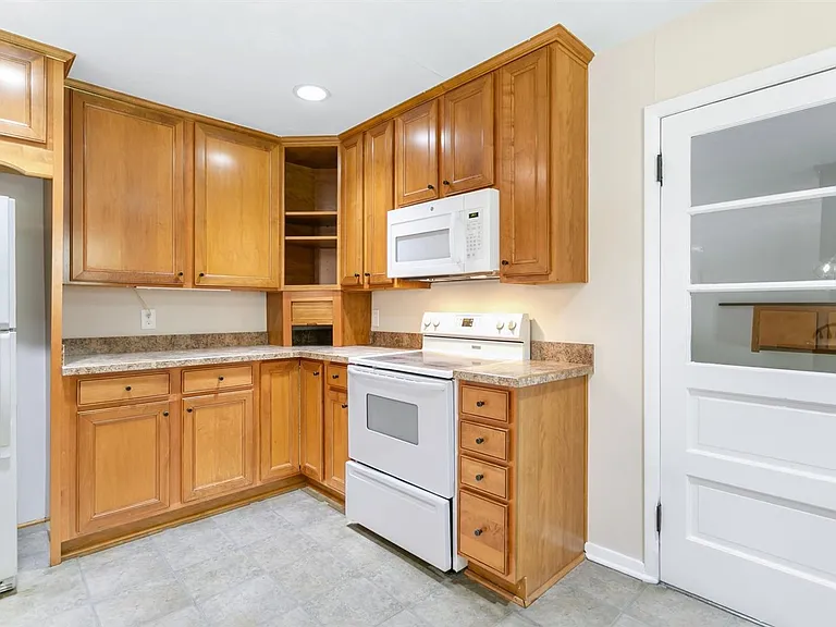 208 Longhill Rd — Photo 13