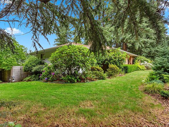 4th image of 15015 NE Multnomah St
