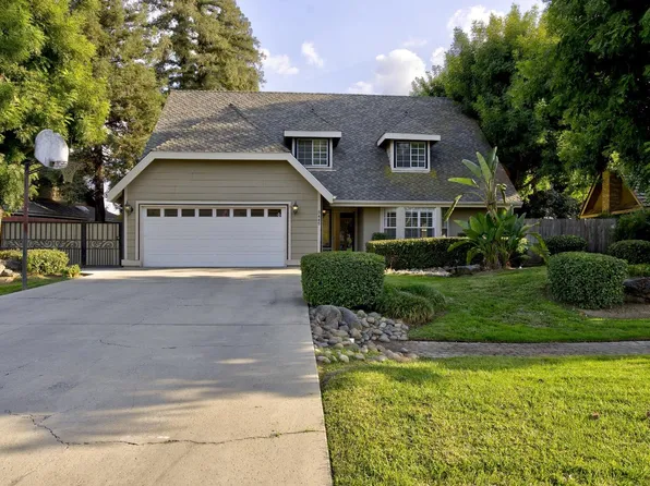 5445 W Sweet Dr, Visalia, CA 93291
