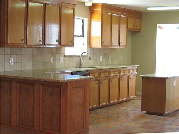 5th image of 1020 Foxwood Ln