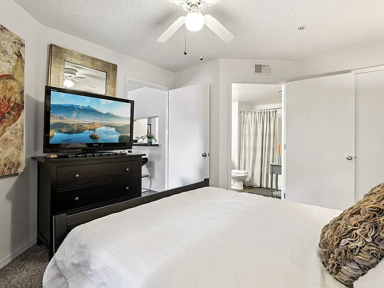 University Park Apartments — Photo 13