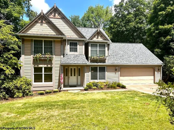 4870 Woods Edge Ln, Morgantown, WV 26508