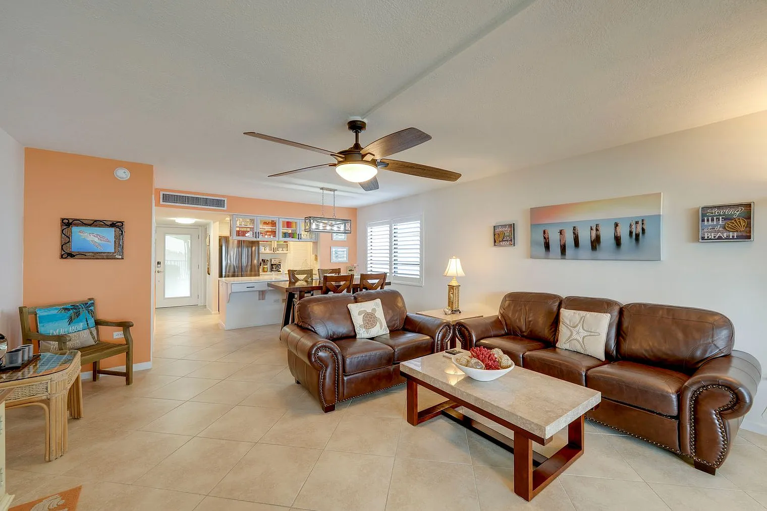 2 bed, 1.0 bath, 1119 sqft, $2,872 — Photo 2
