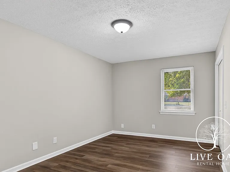623 Georgia Ave — Photo 17