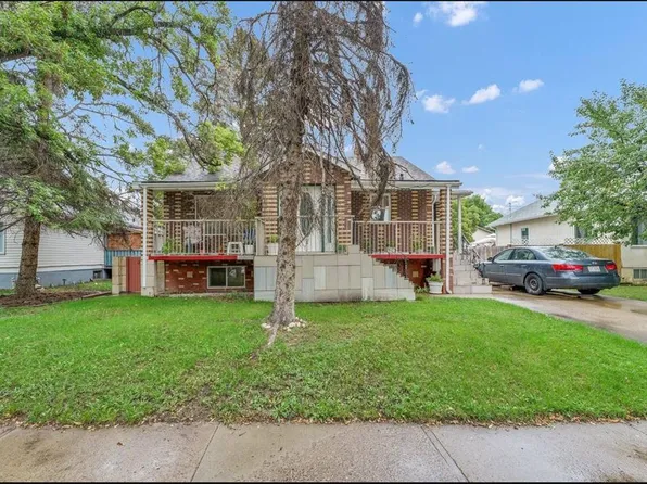 138 SW 3rd St NW, Medicine Hat, AB T1A 6K6