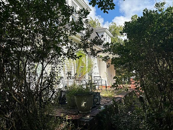 3rd image of 209 Willcox Ave