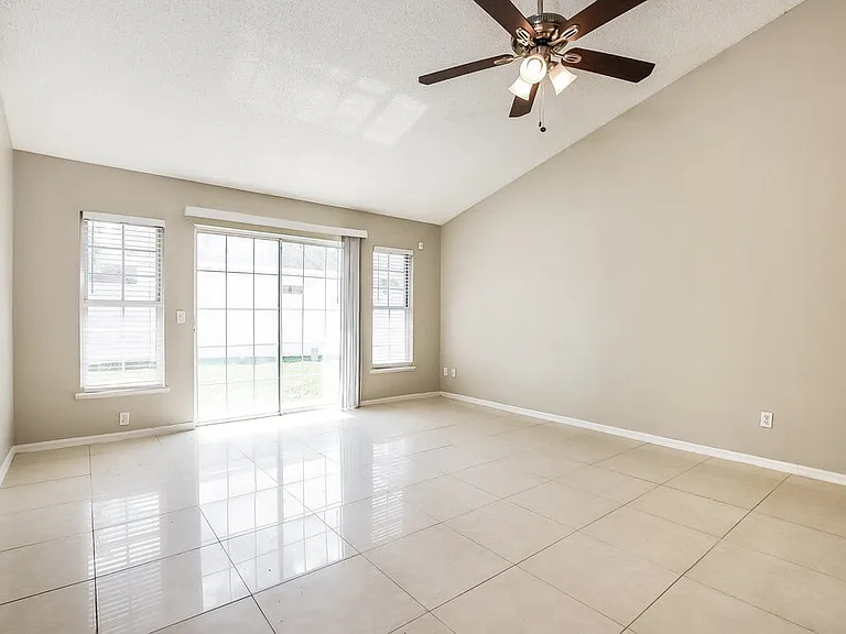 2459 Parsons Pond Cir — Photo 3