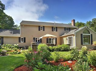 19 Village Woods Rd, Haverhill, MA 01832